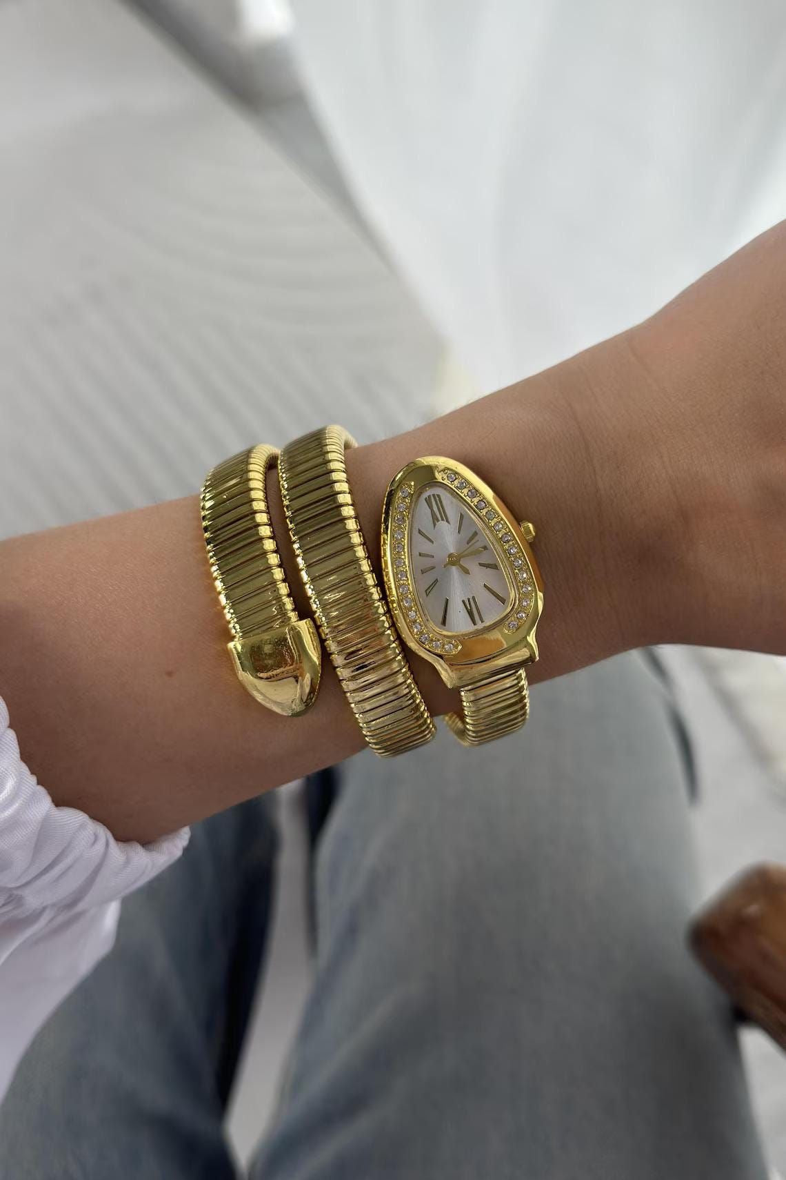 Snake Design Bracelet Watch.