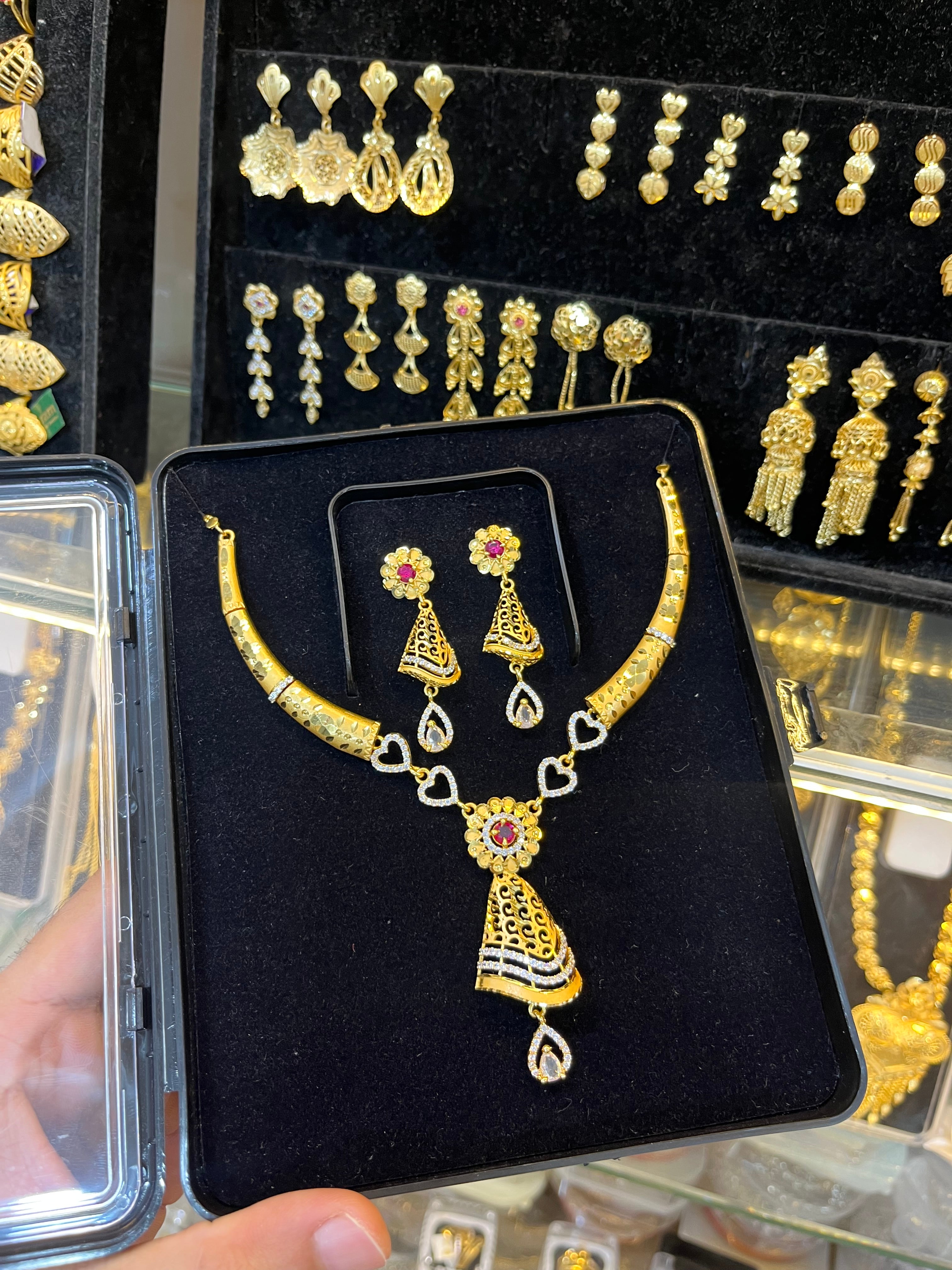 ✨ Elegant Micro Gold Necklace Set with Heart Motif Design ✨