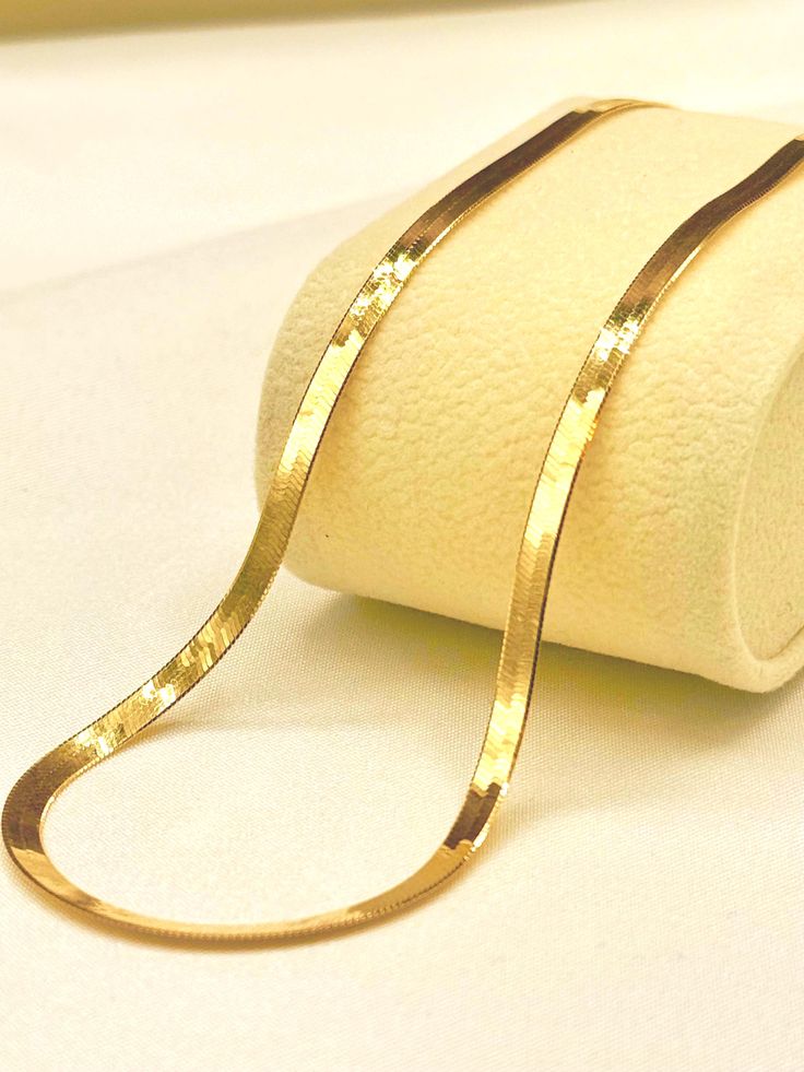 ✨ Snake Chain – Sleek and Elegant