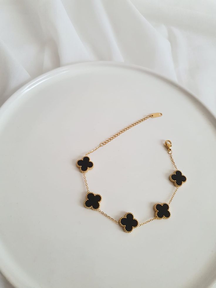 ✨ Korean Bracelets – Minimal and Trendy